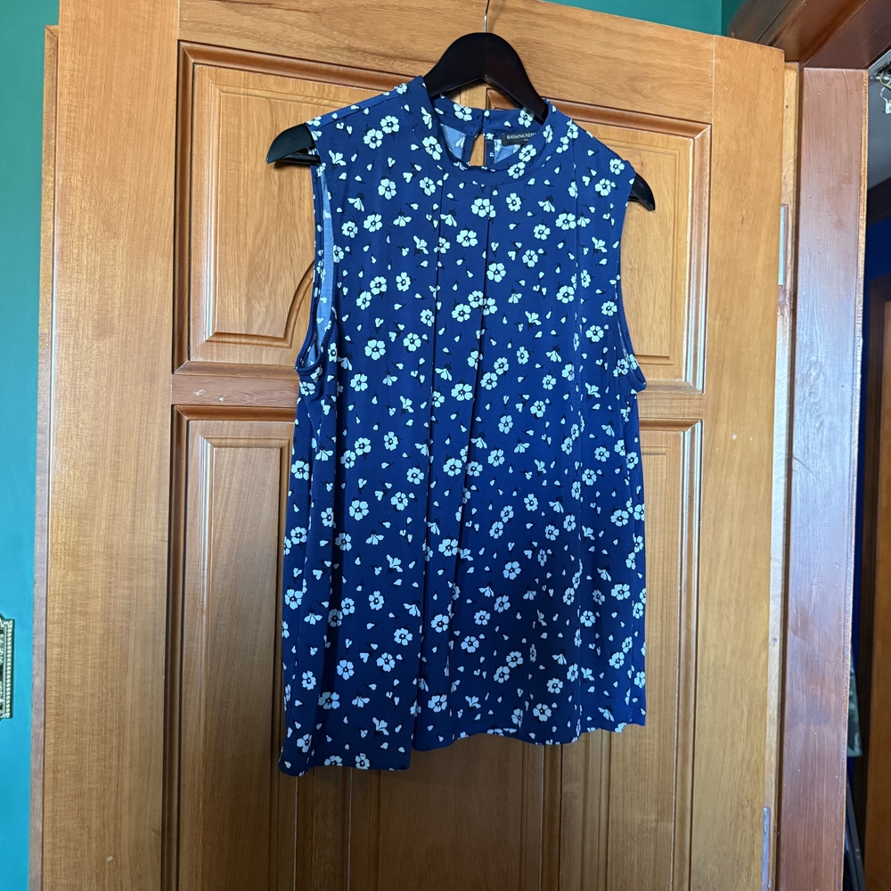Banana Republic Floral Sleeveless Blue Blouse